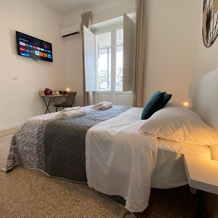 Conte Cavour Appartement Bari Buitenkant foto