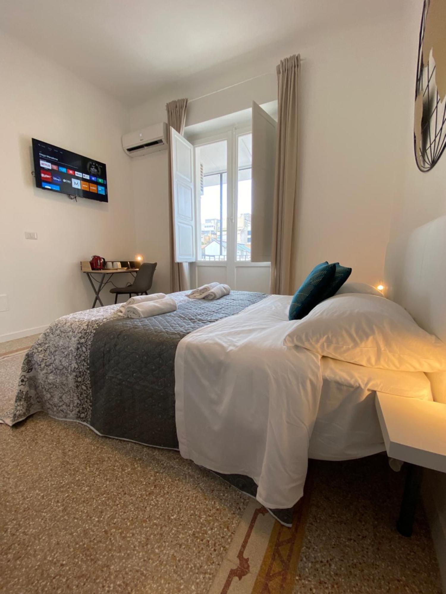 Conte Cavour Appartement Bari Buitenkant foto